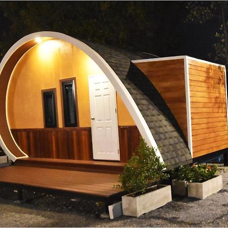 Tiny Hut Resort Bangkok Eksteriør billede