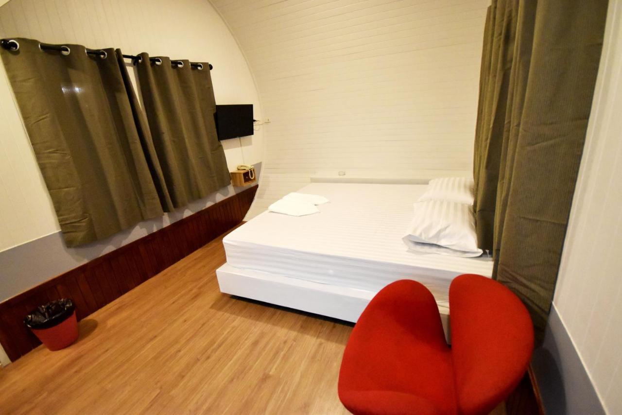 Tiny Hut Resort Bangkok Eksteriør billede